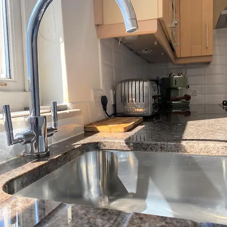 Prime Location! Detached Clifton Home With Parking Bristol Exterior photo