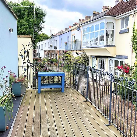 Prime Location! Detached Clifton Home With Parking Bristol Exterior photo