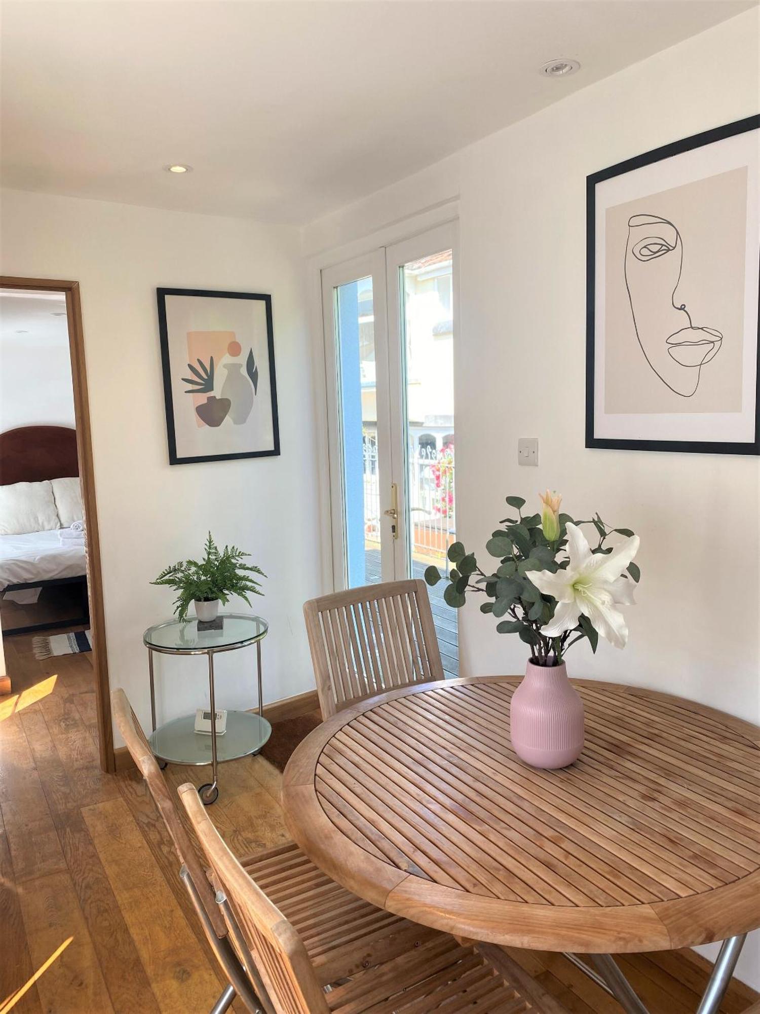 Prime Location! Detached Clifton With Parking Bristol