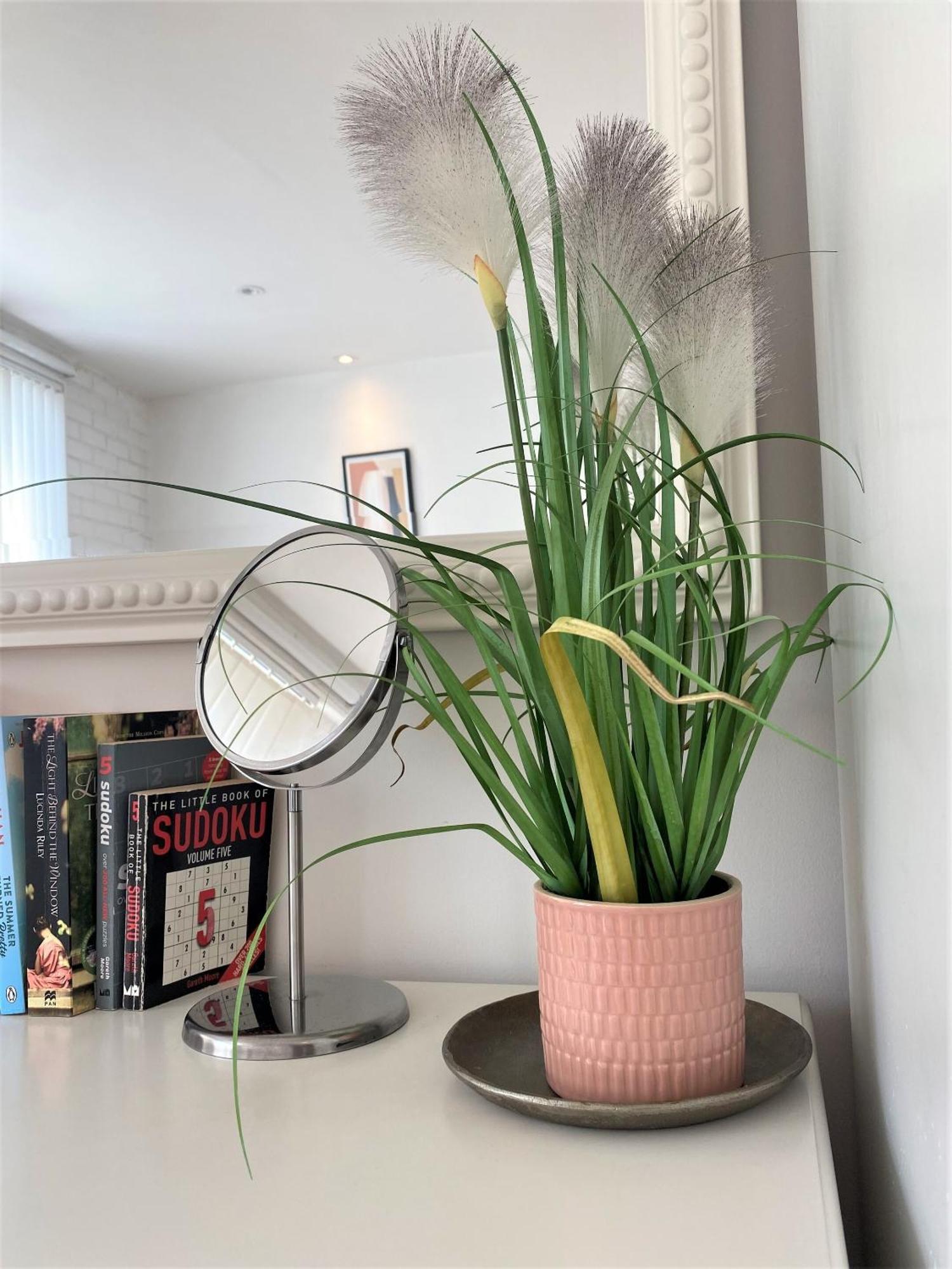 Holiday home Prime Location! Detached Clifton With Parking