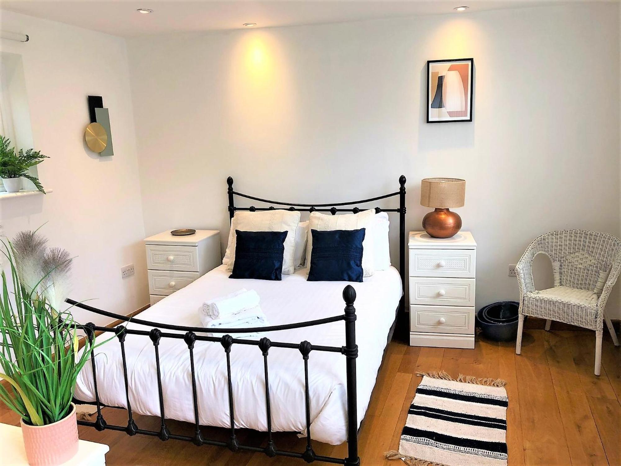 Prime Location! Detached Clifton With Parking Holiday home *